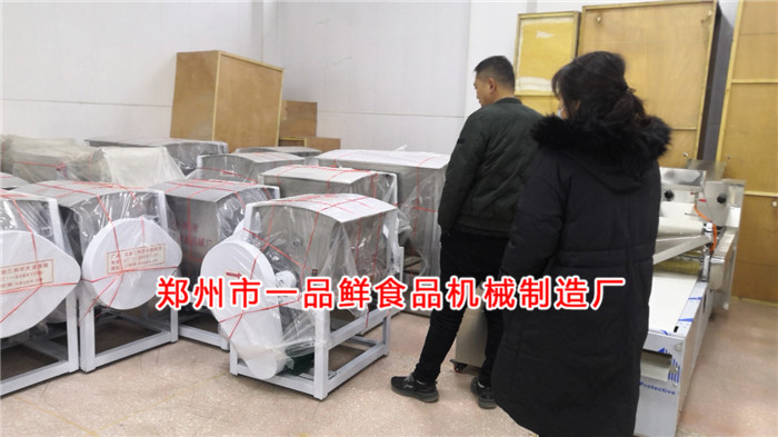商丘客戶跟隨親戚步伐選擇一品鮮多功能燴面機(jī)(圖4) 商丘客戶跟隨親戚步伐選擇一品鮮多功能燴面機(jī)(圖4)