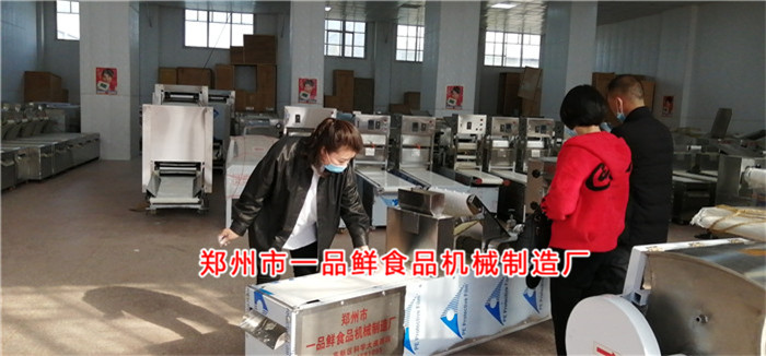 燴面機(jī)設(shè)備開始調(diào)試 燴面機(jī)設(shè)備開始調(diào)試