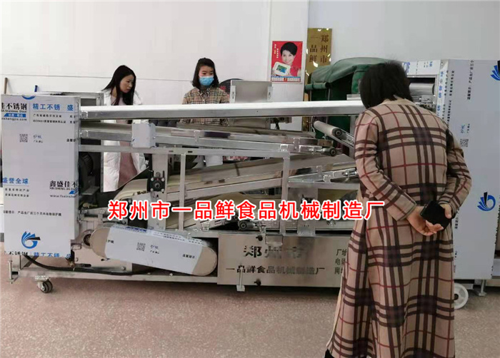 客戶考察自循環揉壓機 客戶考察自循環揉壓機